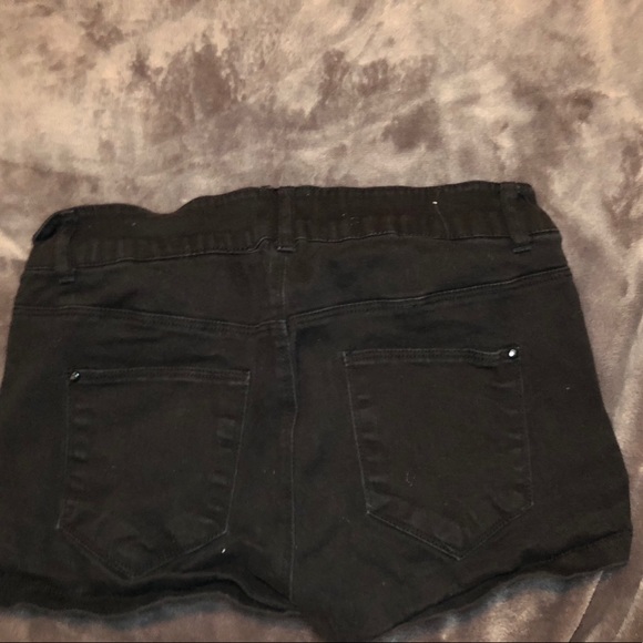 Shorts - Picture 2 of 2